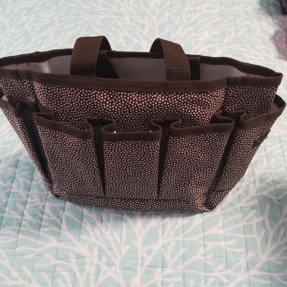 thirty-one Handbags - ThirtyOne Tote, NWOT, brown & white thirty-one Handbags - ThirtyOne Tote, NWOT, brown & white